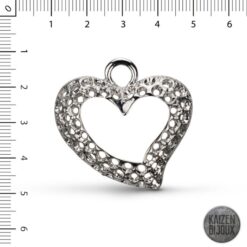 Corazon calado borde con agujeros