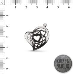 Corazon con corazones calados