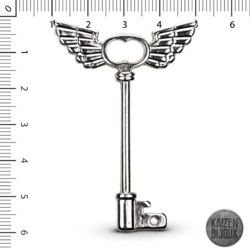 Llave con alas