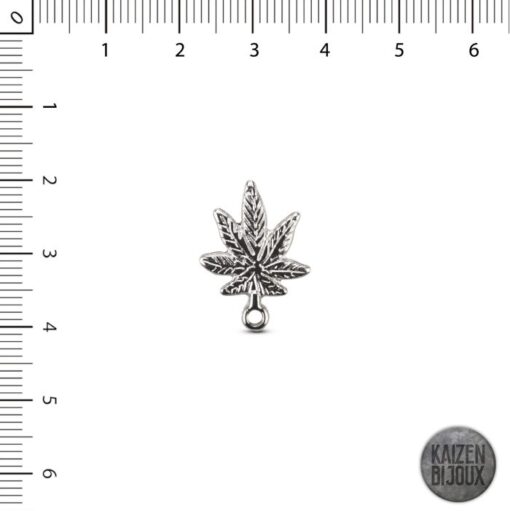 Dije hoja cannabis chica