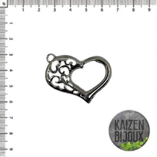 Corazón calado con argolla lateral