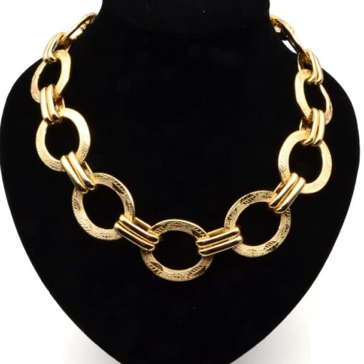 Collar Circulo con Hojas Aluminio