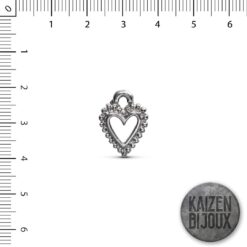 Corazon calado con borde