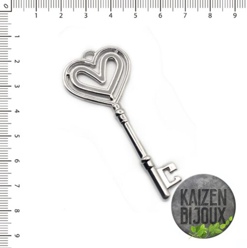 Dije Llave grande con corazón