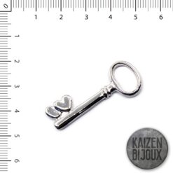 Llave con corazones